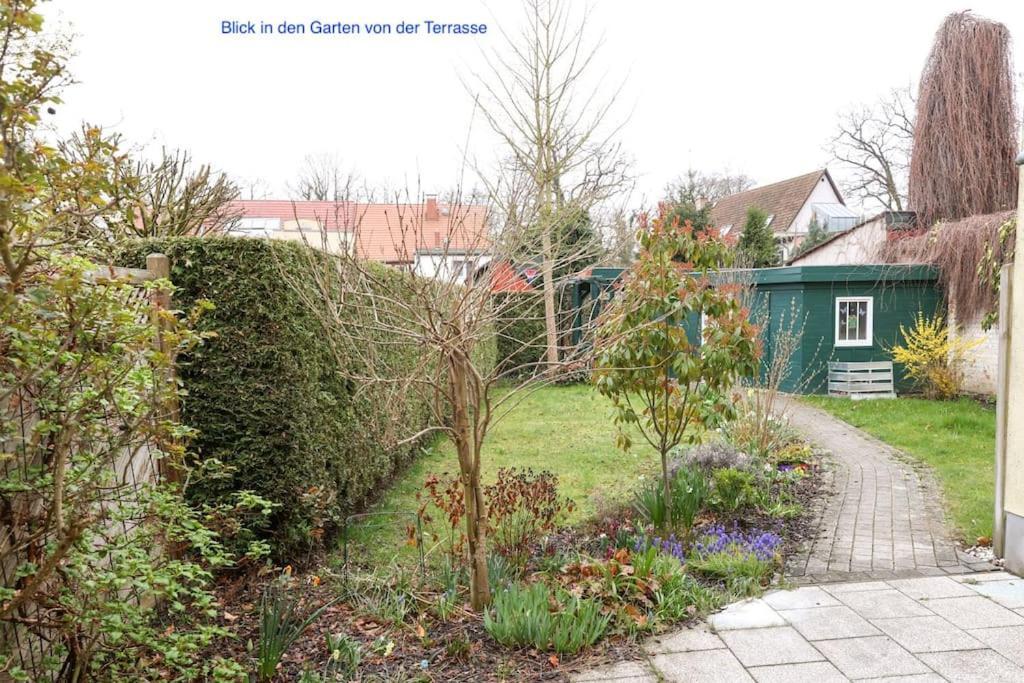 נויברנדנבורג Freundliche Wohnung Mit Parkplatz Und Terrasse מראה חיצוני תמונה