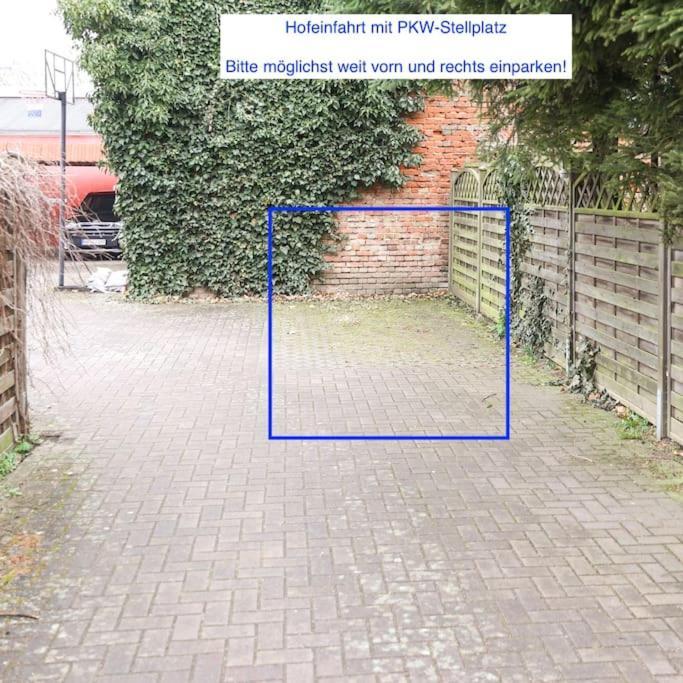 נויברנדנבורג Freundliche Wohnung Mit Parkplatz Und Terrasse מראה חיצוני תמונה
