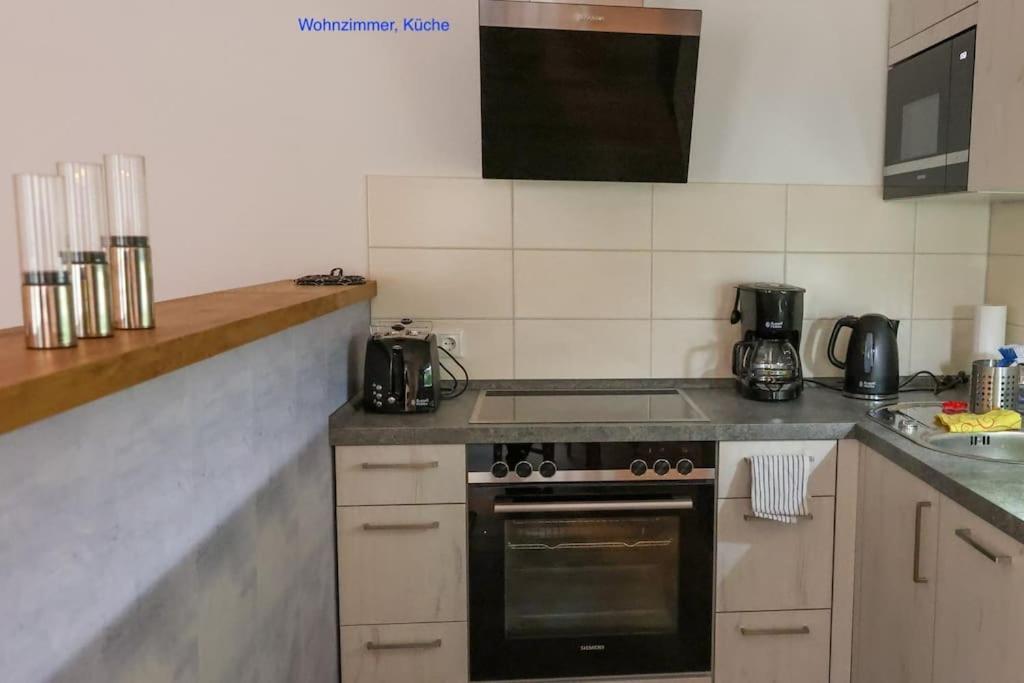 נויברנדנבורג Freundliche Wohnung Mit Parkplatz Und Terrasse מראה חיצוני תמונה